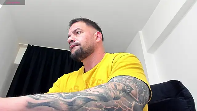 Snapshot of musclemonster31 chatting on May 5, 2026, 3:58 am musclemonster31 online show from May 5, 2026, 3:58 am