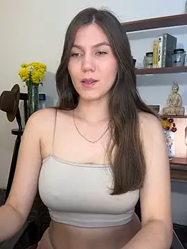 Snapshot of AmelieLaurent_ chatting on February 11, 2025, 7:16 pm AmelieLaurent online show from February 11, 2025, 7:16 pm