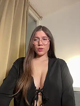 Snapshot of AmelieLaurent_ chatting on November 29, 2025, 12:57 am AmelieLaurent online show from November 29, 2025, 12:57 am