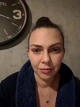 Snapshot of LEAsquirt91 chatting on February 11, 2025, 8:20 pm LEAsquirt91 online show from February 11, 2025, 8:20 pm