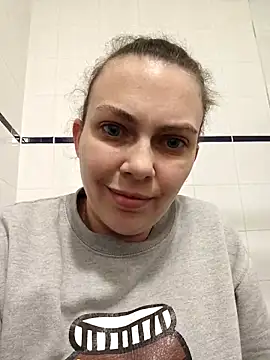 Snapshot of LEAsquirt91 chatting on February 26, 2025, 10:20 pm LEAsquirt91 online show from February 26, 2025, 10:20 pm