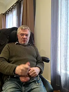 MichOxxford online show from September 29, 2025, 6:51 am