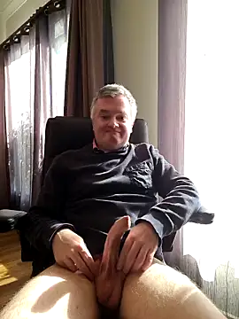 MichOxxford online show from October 13, 2025, 5:51 am