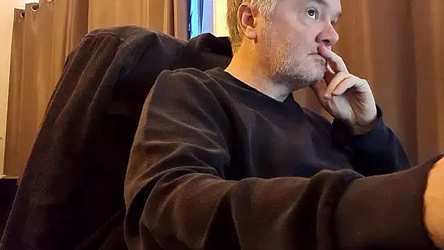 MichOxxford online show from October 30, 2025, 12:01 am