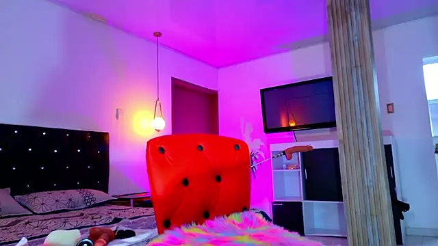 SQUIRT4UMEGAN online show from January 13, 2026, 12:32 pm