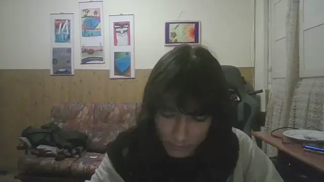 calliemaggotbone online show from November 17, 2025, 6:52 am