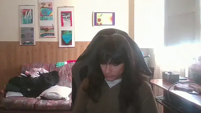 calliemaggotbone online show from November 26, 2025, 1:45 pm