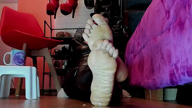  BrendaMichel  online show from March 19, 2025, 6:55 pm