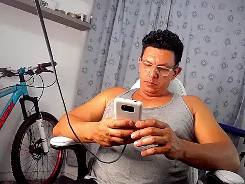 pedropicapi online show from October 1, 2025, 1:55 am