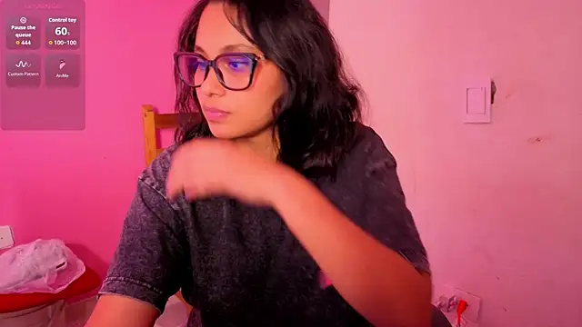 Cuteprincess21 online show from October 15, 2025, 12:22 am