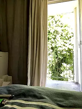 YesTheSexiest online show from December 7, 2024, 8:22 am