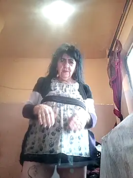 Snapshot of Lovely_Lori chatting on February 6, 2026, 5:45 am Lovely Lori online show from February 6, 2026, 5:45 am