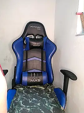 Rafaelayamazaki online show from October 1, 2025, 2:45 pm