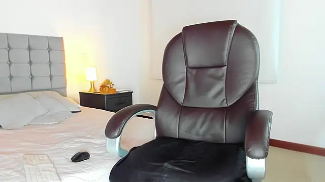 Snapshot of adriana71 chatting on January 24, 2025, 12:20 am adriana71 online show from January 24, 2025, 12:20 am