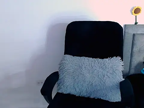 diana  34 online show from February 26, 2026, 11:48 pm