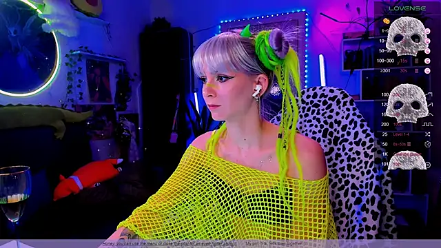 Fridart-house Fortuna online show from November 12, 2025, 9:58 pm