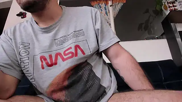 boomboomHooT online show from December 20, 2024, 6:24 pm