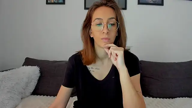 DesireMore90 online show from February 5, 2026, 12:21 pm