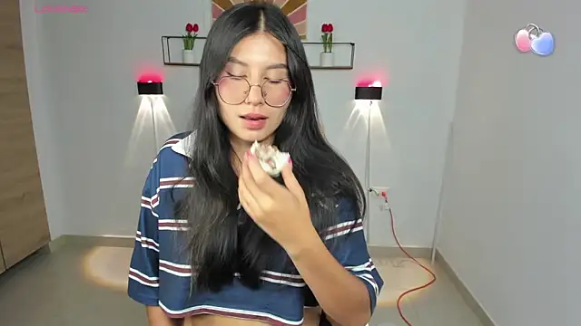 emily villamil online show from March 19, 2026, 9:41 pm