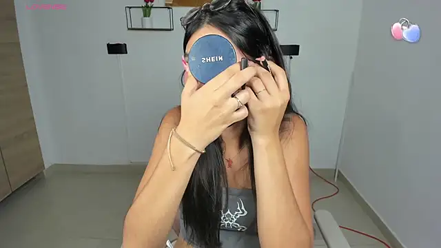 emily villamil online show from April 8, 2026, 9:48 pm