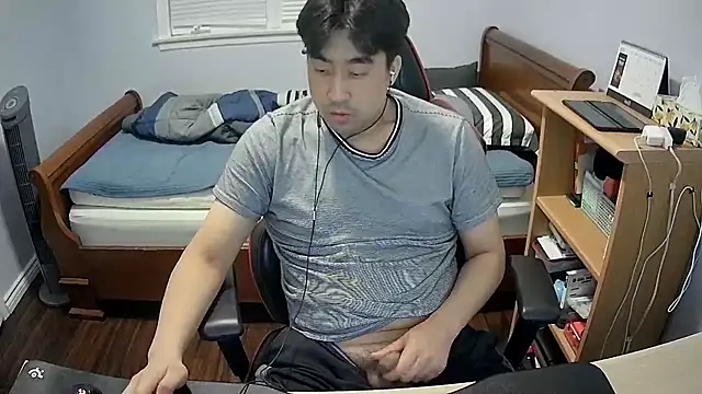 Koreanboy171 online show from March 14, 2026, 3:34 am