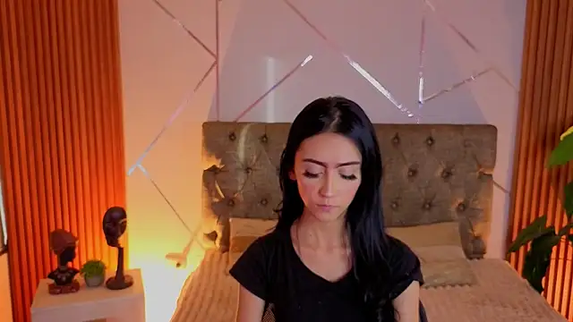 Snapshot of Coralinnee_ chatting on July 17, 2026, 10:03 pm Coralinnee online show from July 17, 2026, 10:03 pm