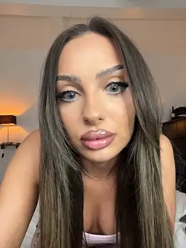 Snapshot of MileySin1111 chatting on October 17, 2025, 10:40 am MileySin1111 online show from October 17, 2025, 10:40 am