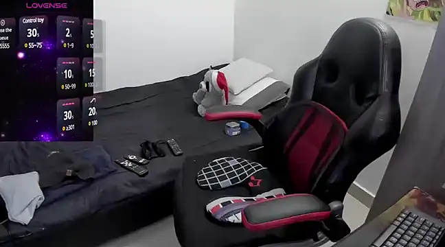 Snapshot of Aron_Baylor chatting on February 20, 2025, 5:55 am Aron Baylor online show from February 20, 2025, 5:55 am