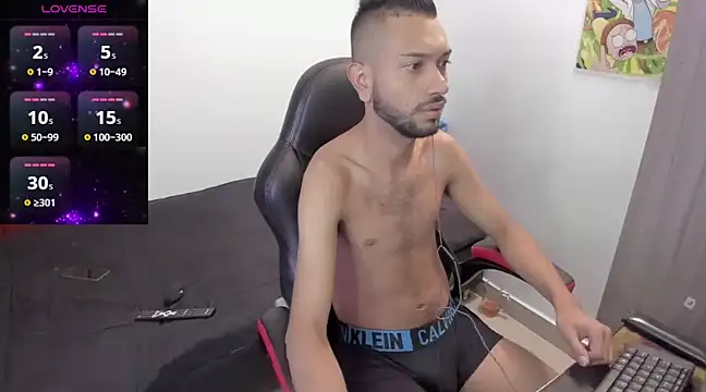 Snapshot of Aron_Baylor chatting on February 24, 2025, 8:27 am Aron Baylor online show from February 24, 2025, 8:27 am