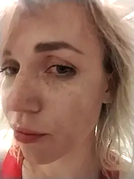 Linda Gregory online show from September 29, 2025, 1:33 am