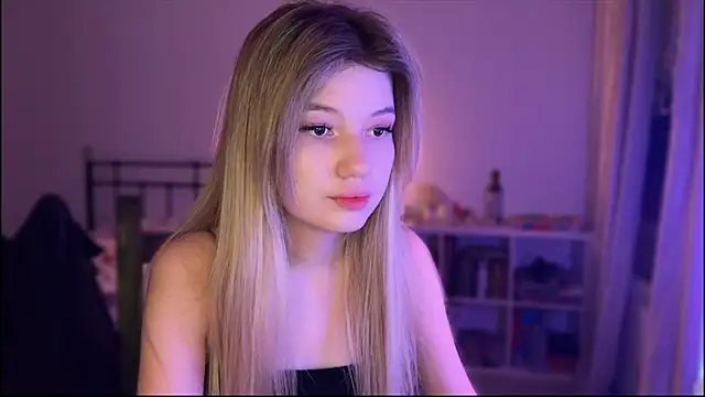 Caramel Peach online show from September 23, 2025, 4:54 pm