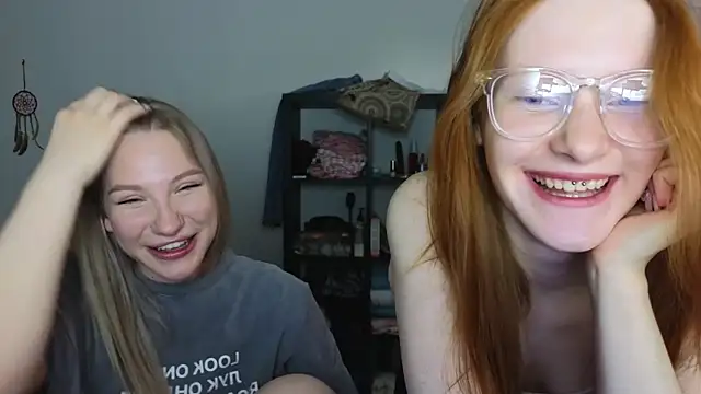 MiaKeler online show from March 13, 2025, 5:39 pm