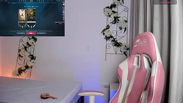 Jiggly   online show from September 10, 2025, 2:00 am