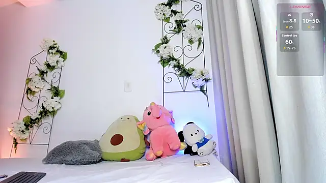 Jiggly   online show from September 13, 2025, 2:11 am