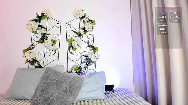 Jiggly   online show from September 20, 2025, 1:28 am