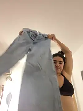 Lia flowers online show from February 2, 2025, 4:48 am