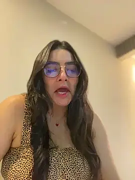 Lia flowers online show from February 3, 2025, 11:36 pm