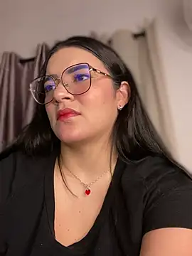 Lia flowers online show from February 8, 2025, 11:24 pm