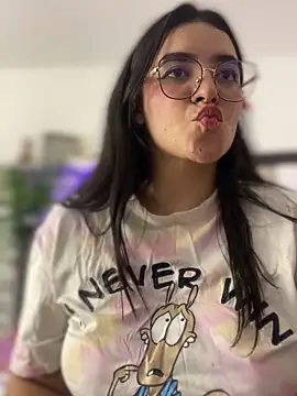 Lia flowers online show from March 9, 2025, 6:28 am