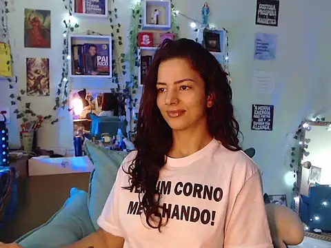 Snapshot of BeellyDance chatting on October 7, 2025, 11:29 am BeellyDance online show from October 7, 2025, 11:29 am