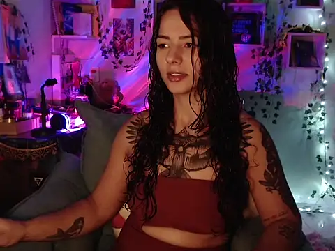 Snapshot of BeellyDance chatting on October 16, 2025, 5:25 pm BeellyDance online show from October 16, 2025, 5:25 pm