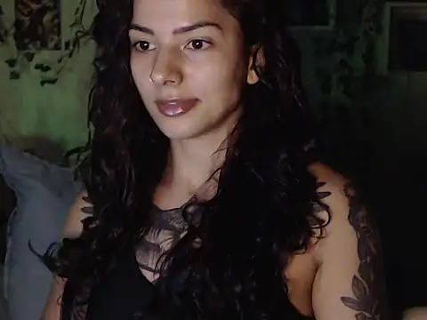 Snapshot of BeellyDance chatting on October 24, 2025, 12:08 am BeellyDance online show from October 24, 2025, 12:08 am