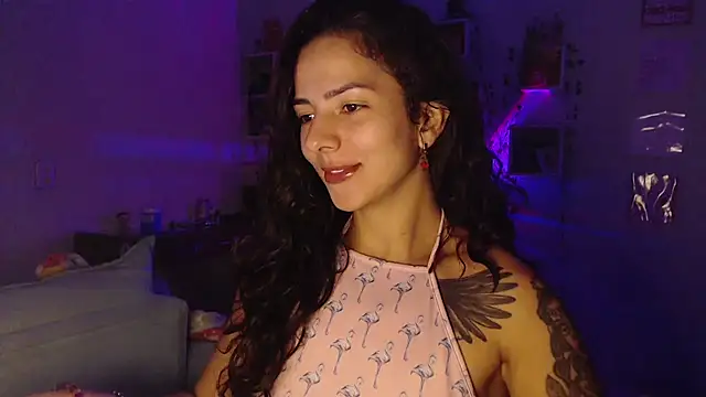 Snapshot of BeellyDance chatting on June 19, 2026, 10:46 pm BeellyDance online show from June 19, 2026, 10:46 pm