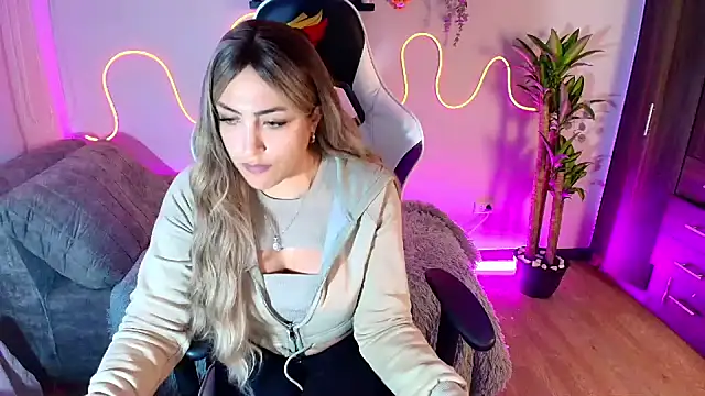 a belladanger online show from February 19, 2025, 2:12 am