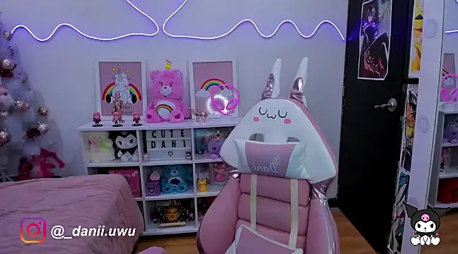 CuteDani  online show from December 9, 2024, 7:17 am