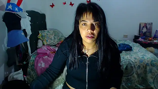 AmaraRoberts420 online show from October 2, 2025, 11:56 pm