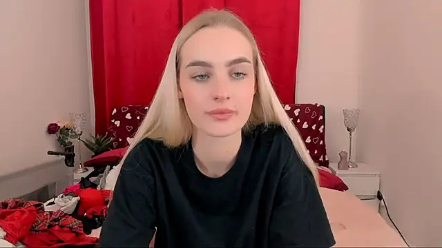 Snapshot of OliviaKisss chatting on January 24, 2025, 10:08 pm OliviaKisss online show from January 24, 2025, 10:08 pm