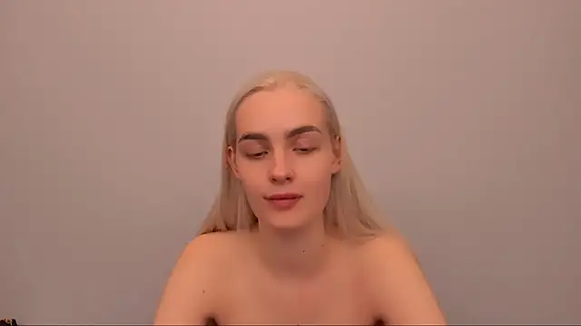 OliviaKisss online show from December 19, 2025, 9:00 pm