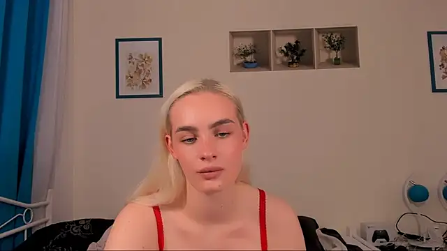 OliviaKisss online show from April 13, 2026, 5:51 pm