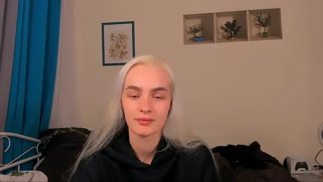 OliviaKisss online show from May 20, 2026, 6:25 pm
